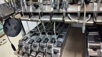 Foto Verwendet VARIOUS Lot of ASM Silver, Gold, Vibration feeders for S series Zum Verkauf