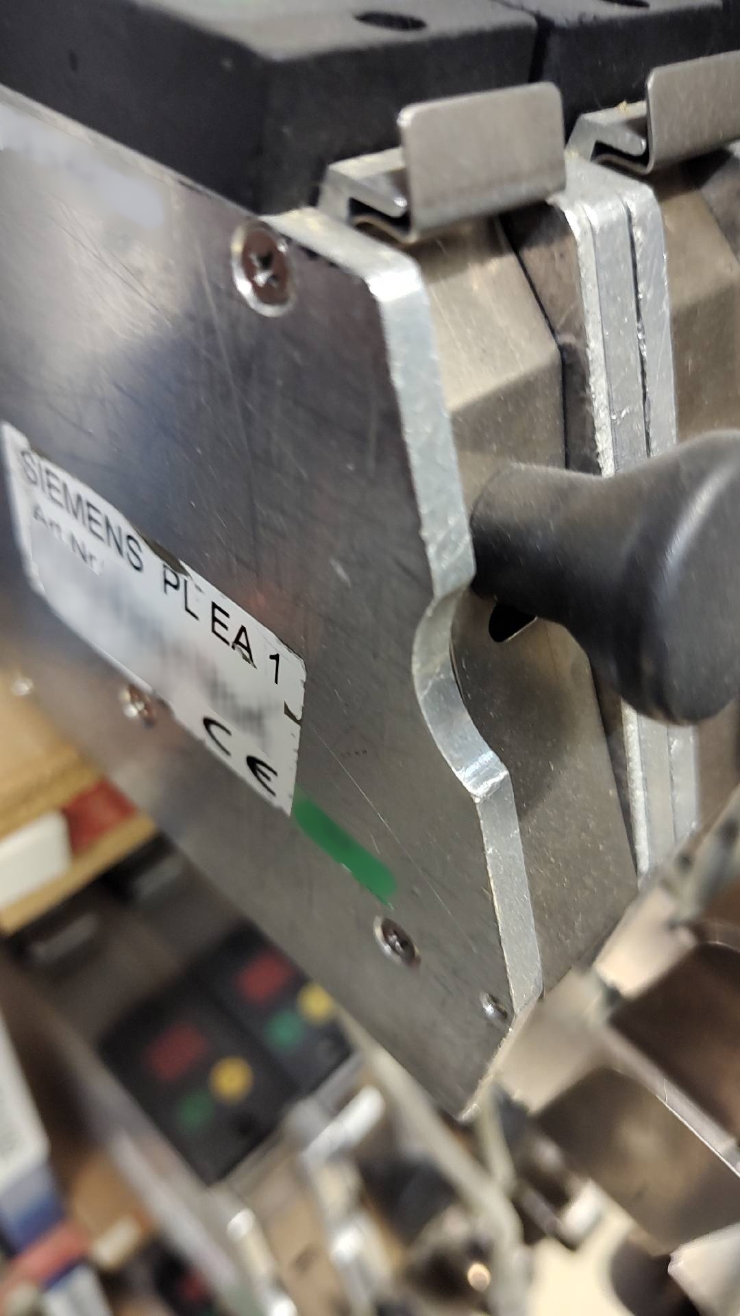 Foto Verwendet VARIOUS Lot of ASM Silver, Gold, Vibration feeders for S series Zum Verkauf