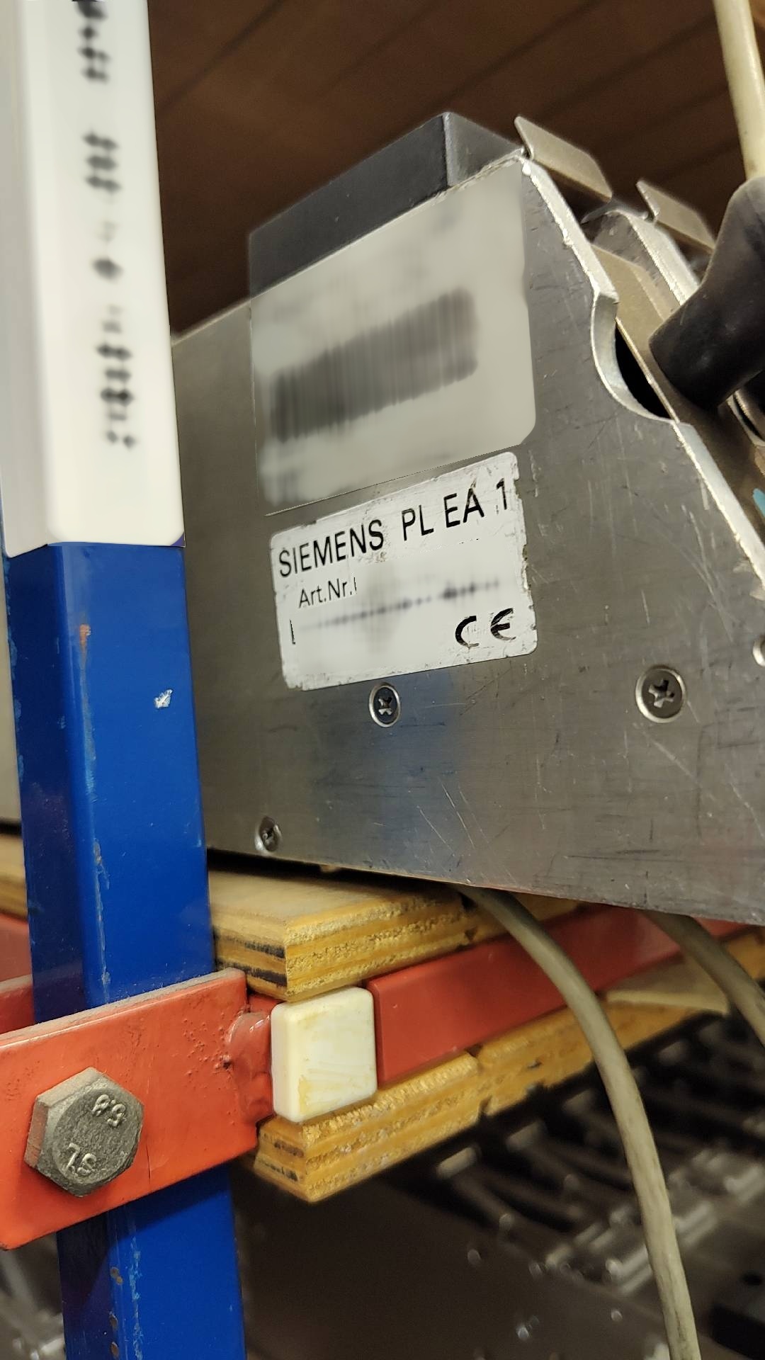 Foto Verwendet VARIOUS Lot of ASM Silver, Gold, Vibration feeders for S series Zum Verkauf