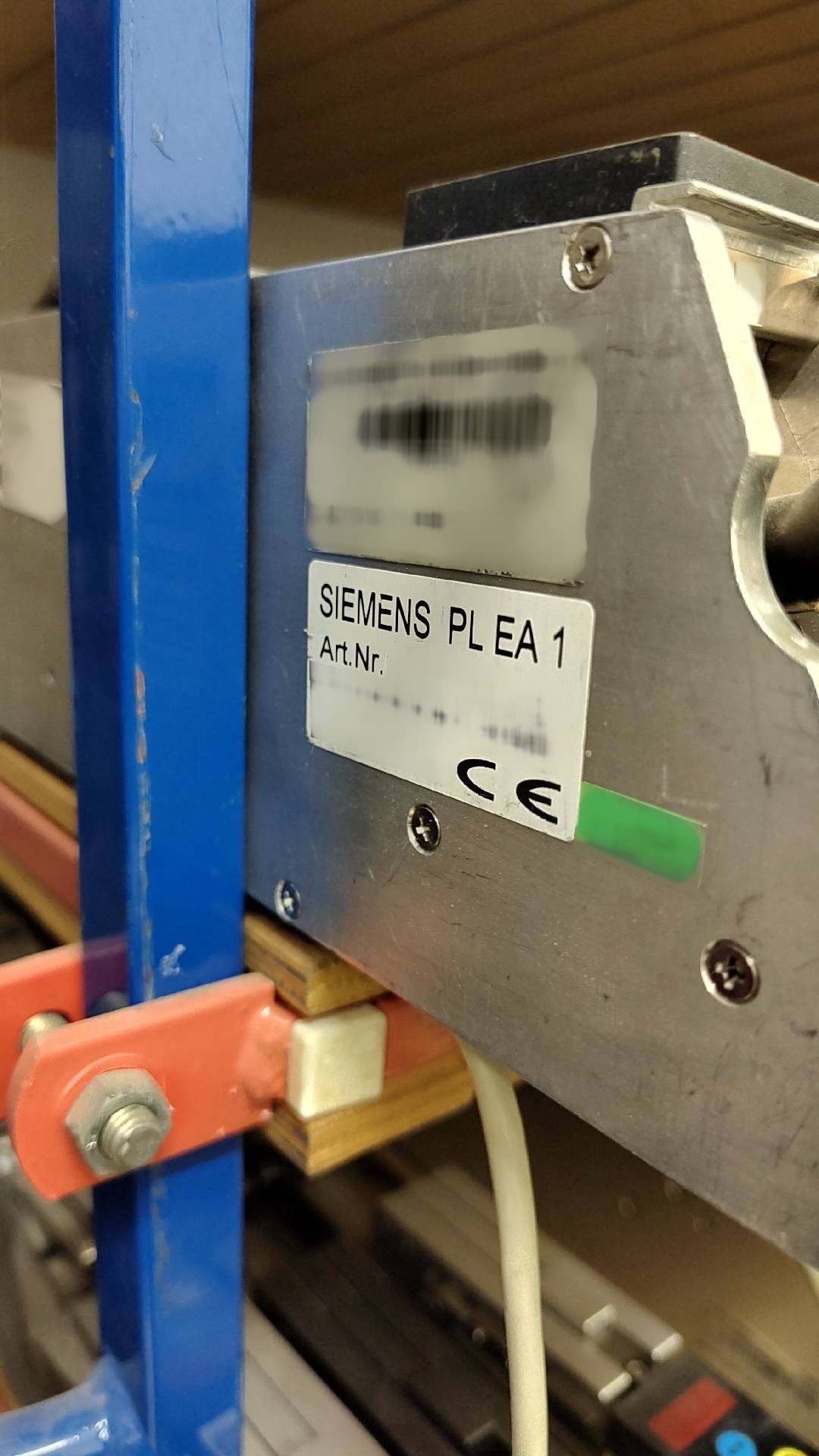 Foto Verwendet VARIOUS Lot of ASM Silver, Gold, Vibration feeders for S series Zum Verkauf
