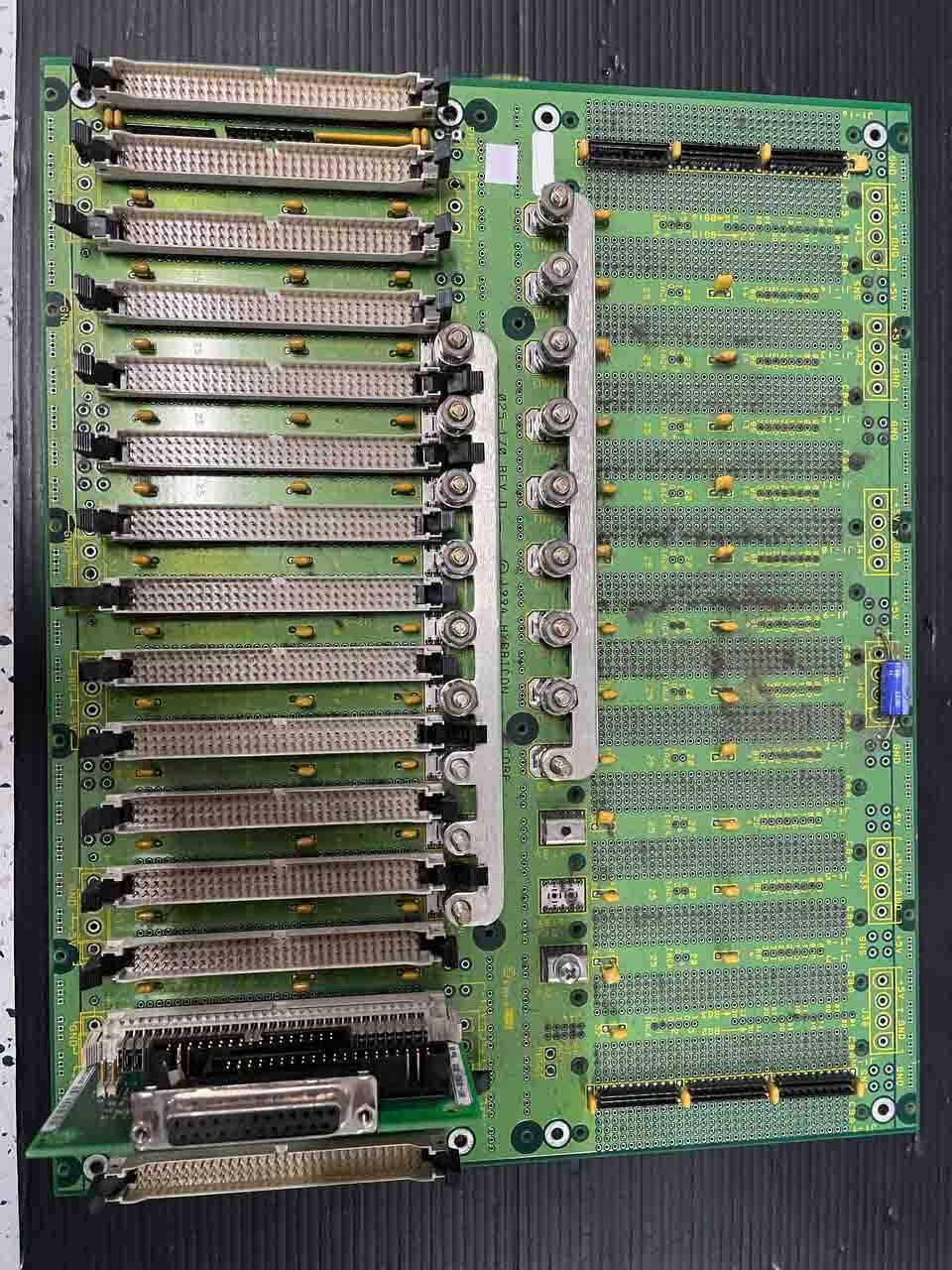 Foto Verwendet VARIOUS Lot of PC Board assemblies Zum Verkauf