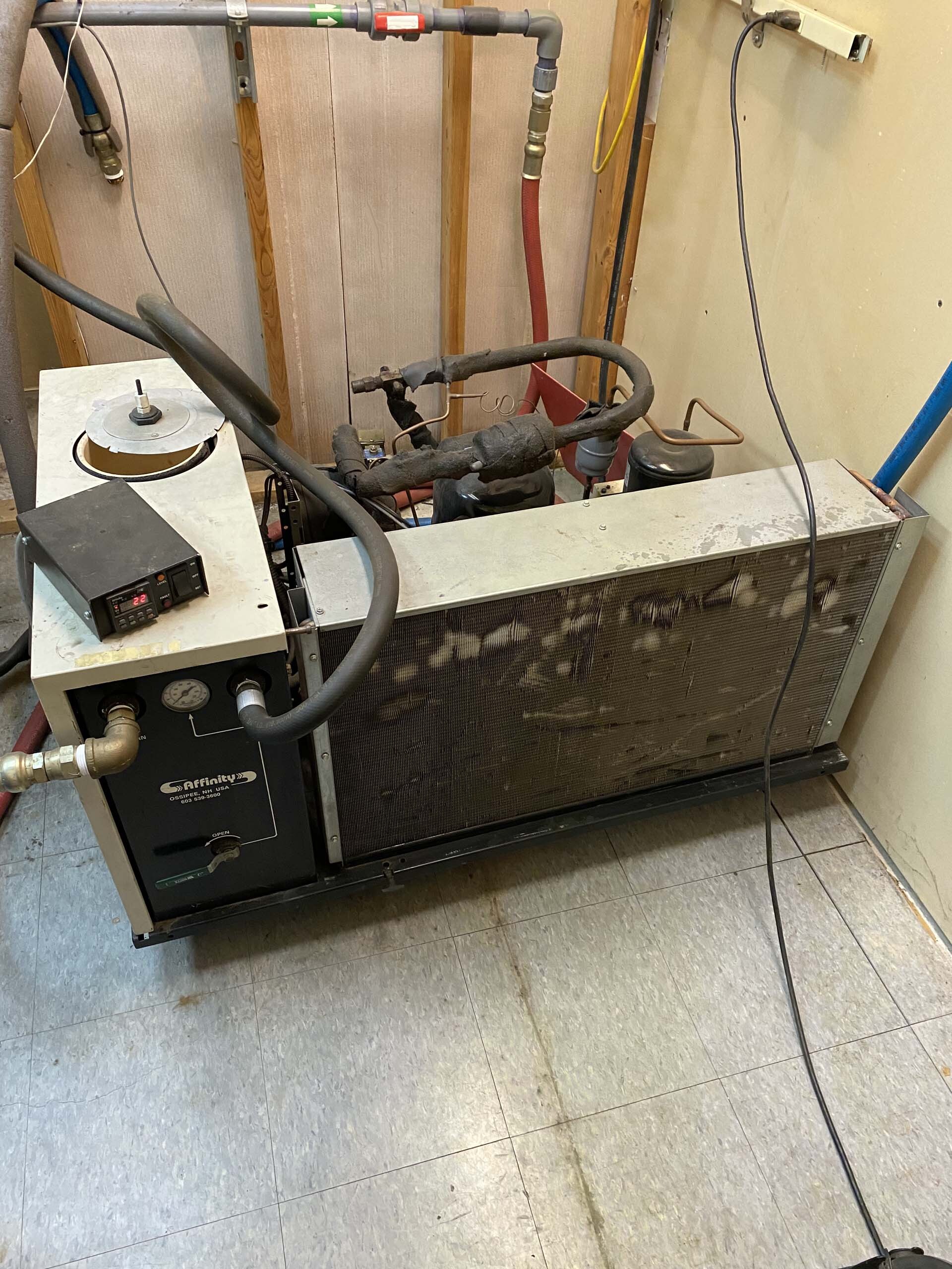 Photo Used VARIOUS Lot of chillers For Sale