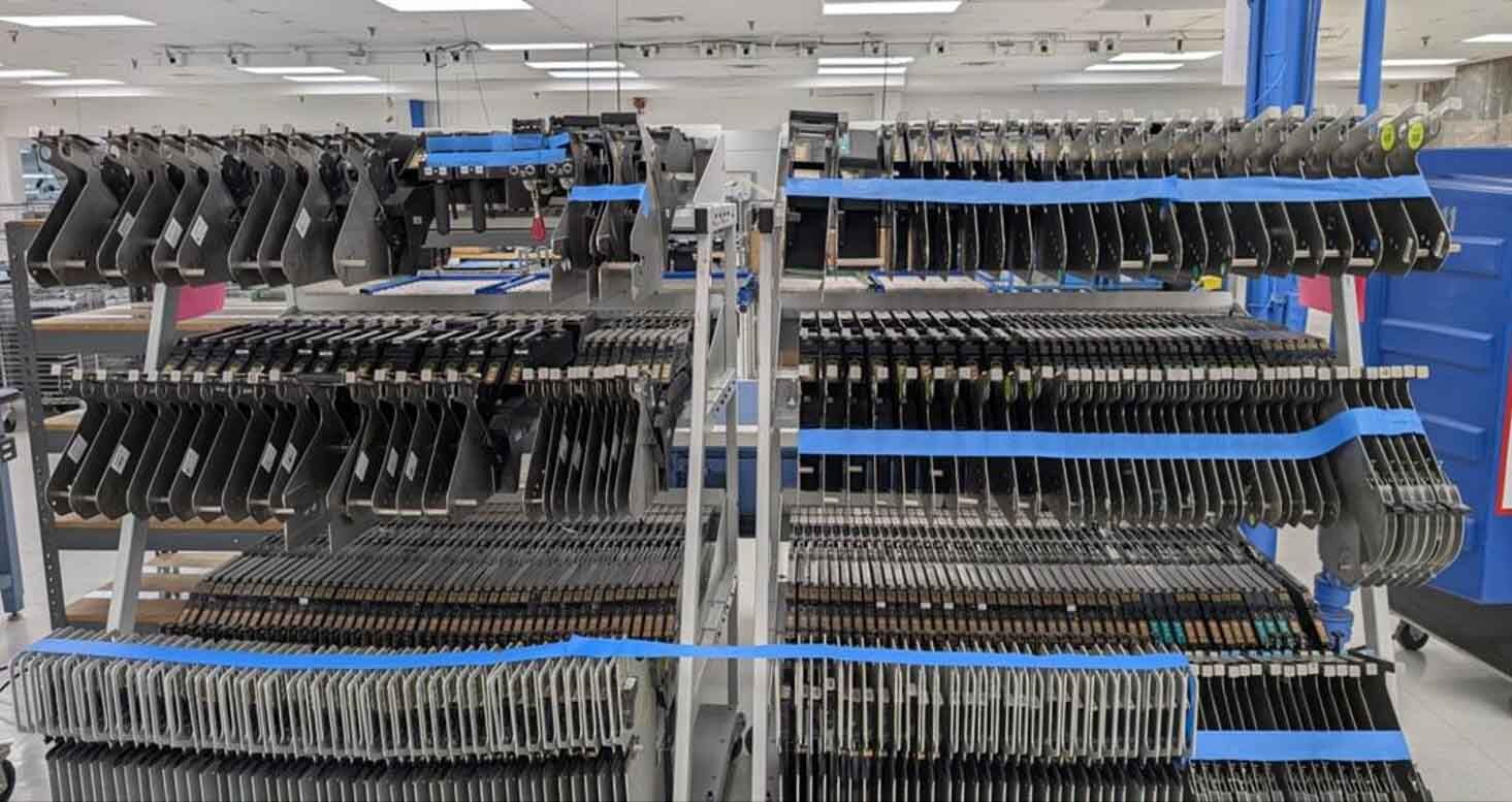사진 사용됨 VARIOUS Lot of conveyors and feeders 판매용