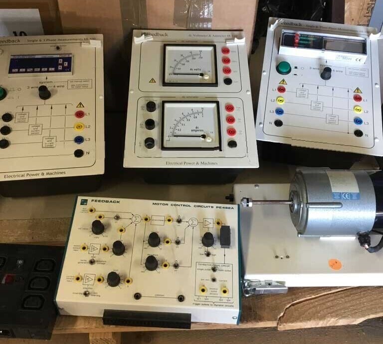 Photo Used FEEDBACK Lot of electronic test equipment For Sale