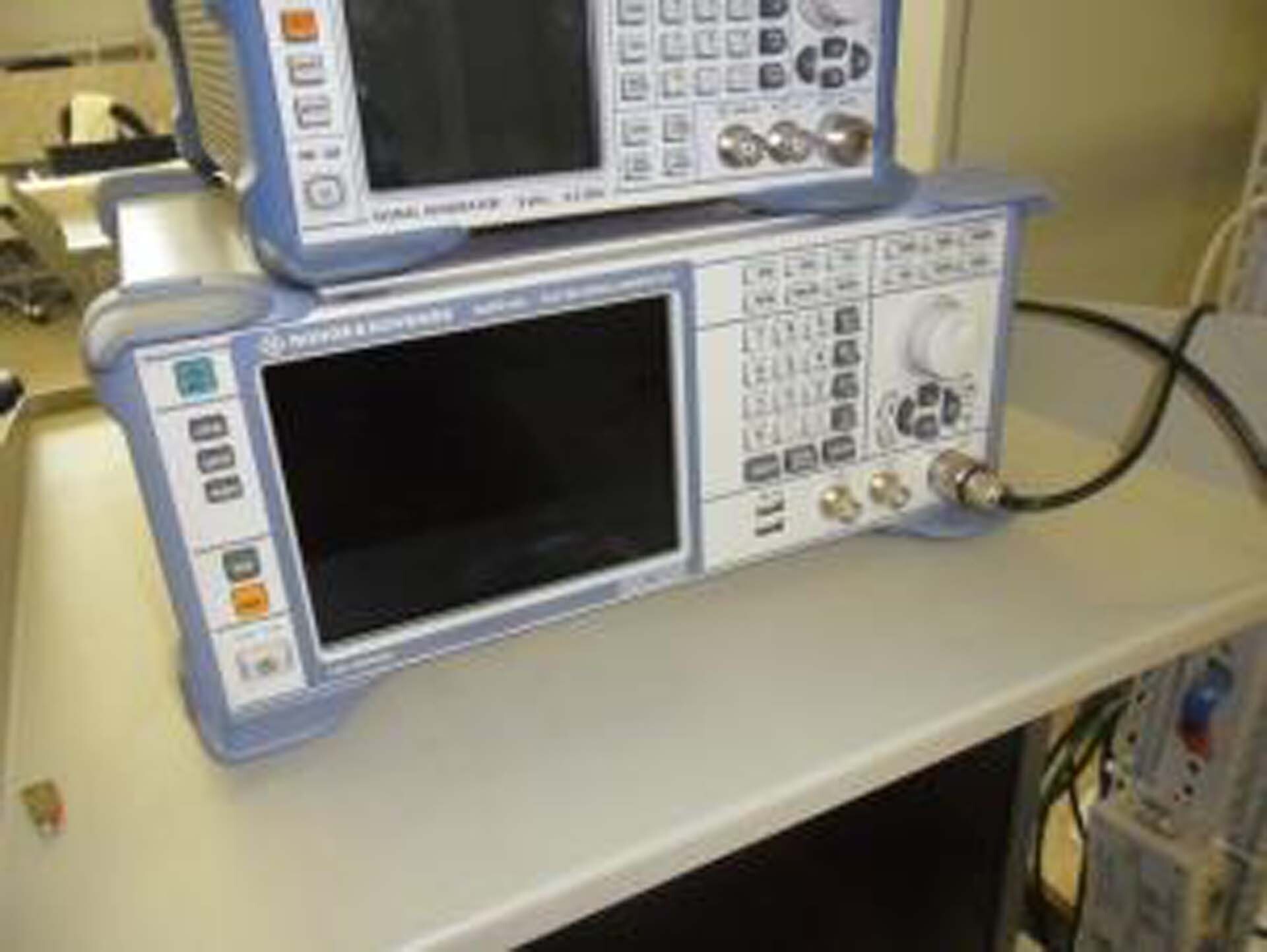 フォト（写真） 使用される VARIOUS Lot of electronic test equipment 販売のために