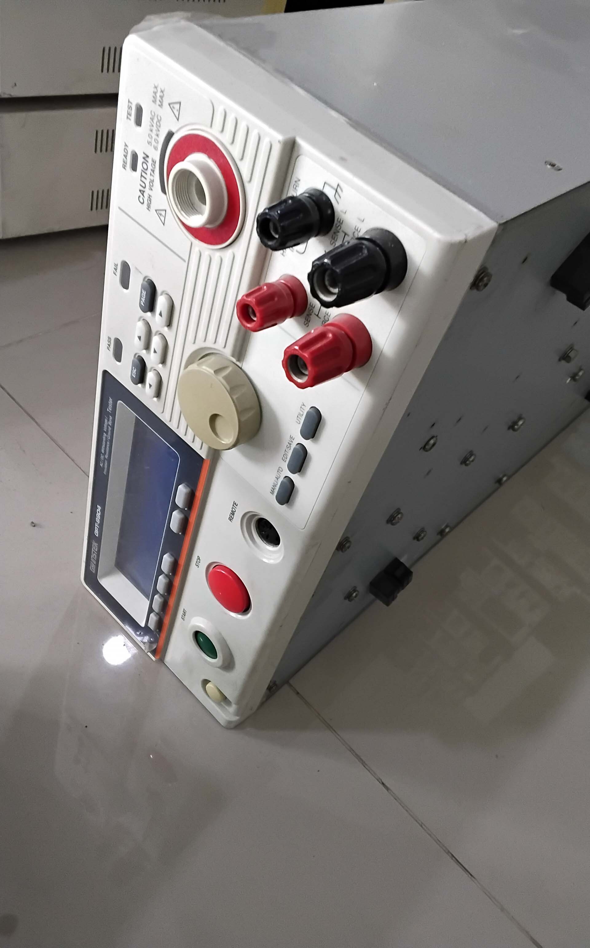 Photo Utilisé VARIOUS Lot of electronic test equipment À vendre