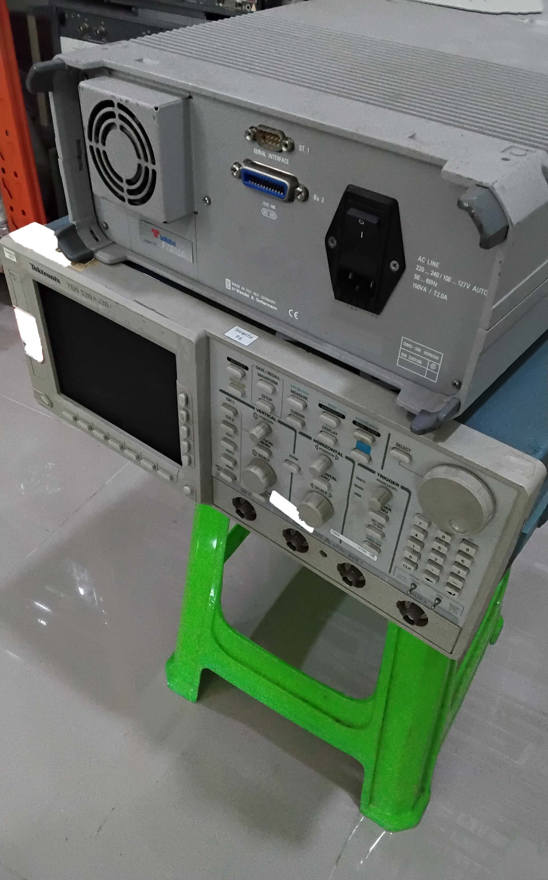 Photo Utilisé VARIOUS Lot of electronic test equipment À vendre