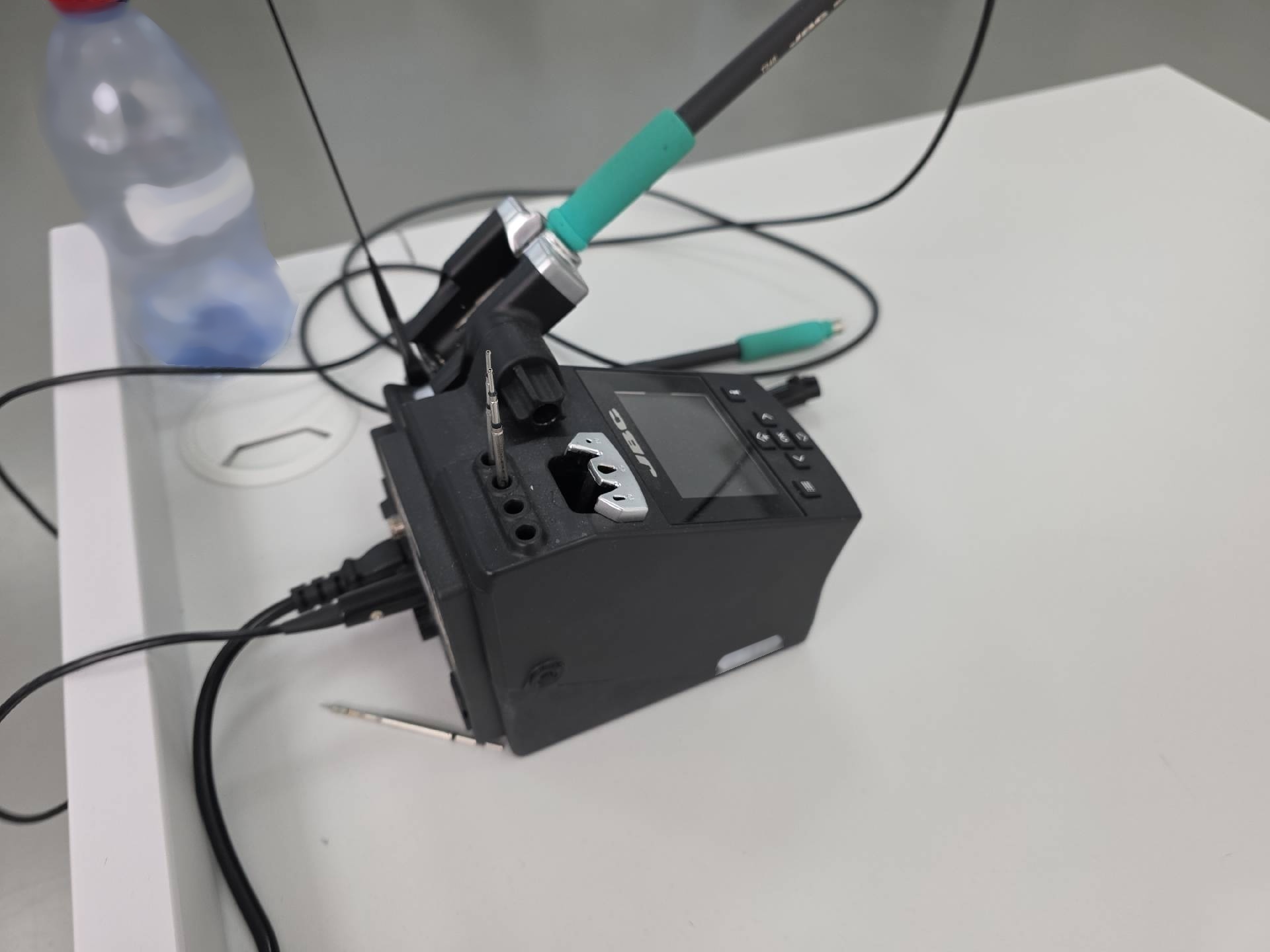 Photo Used VARIOUS Lot of electronic test equipment For Sale