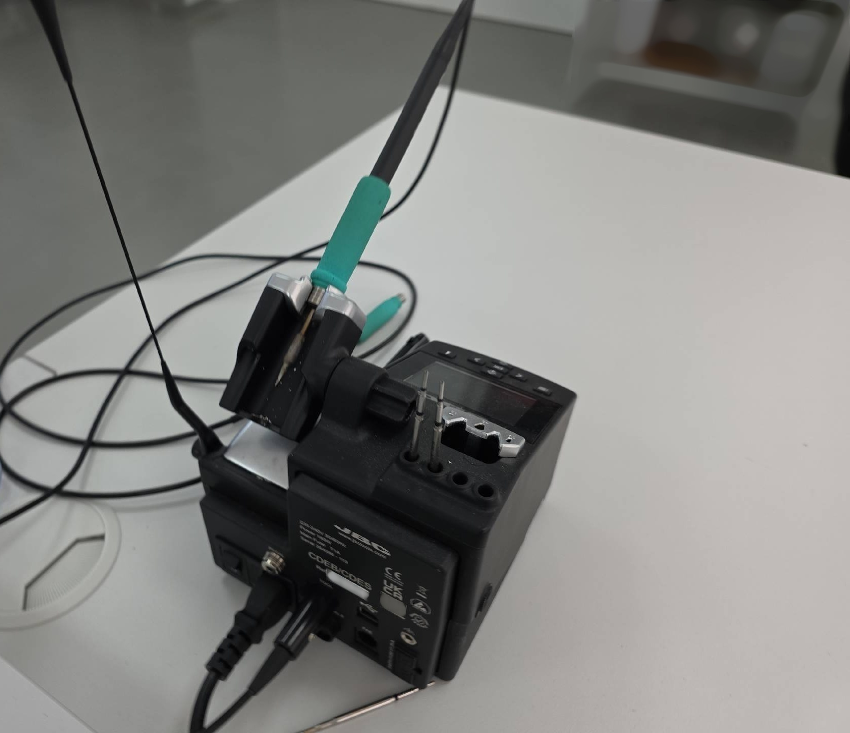 Photo Used VARIOUS Lot of electronic test equipment For Sale