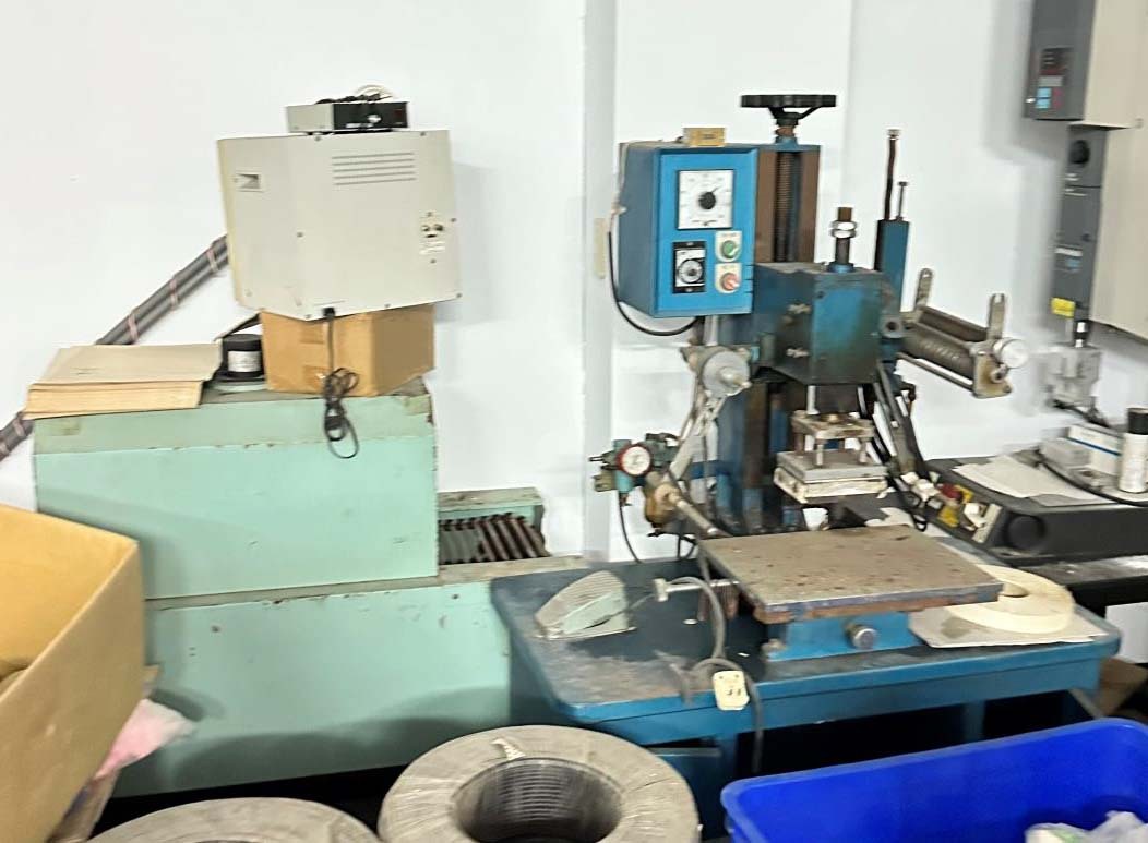 사진 사용됨 VARIOUS Lot of equipment 판매용