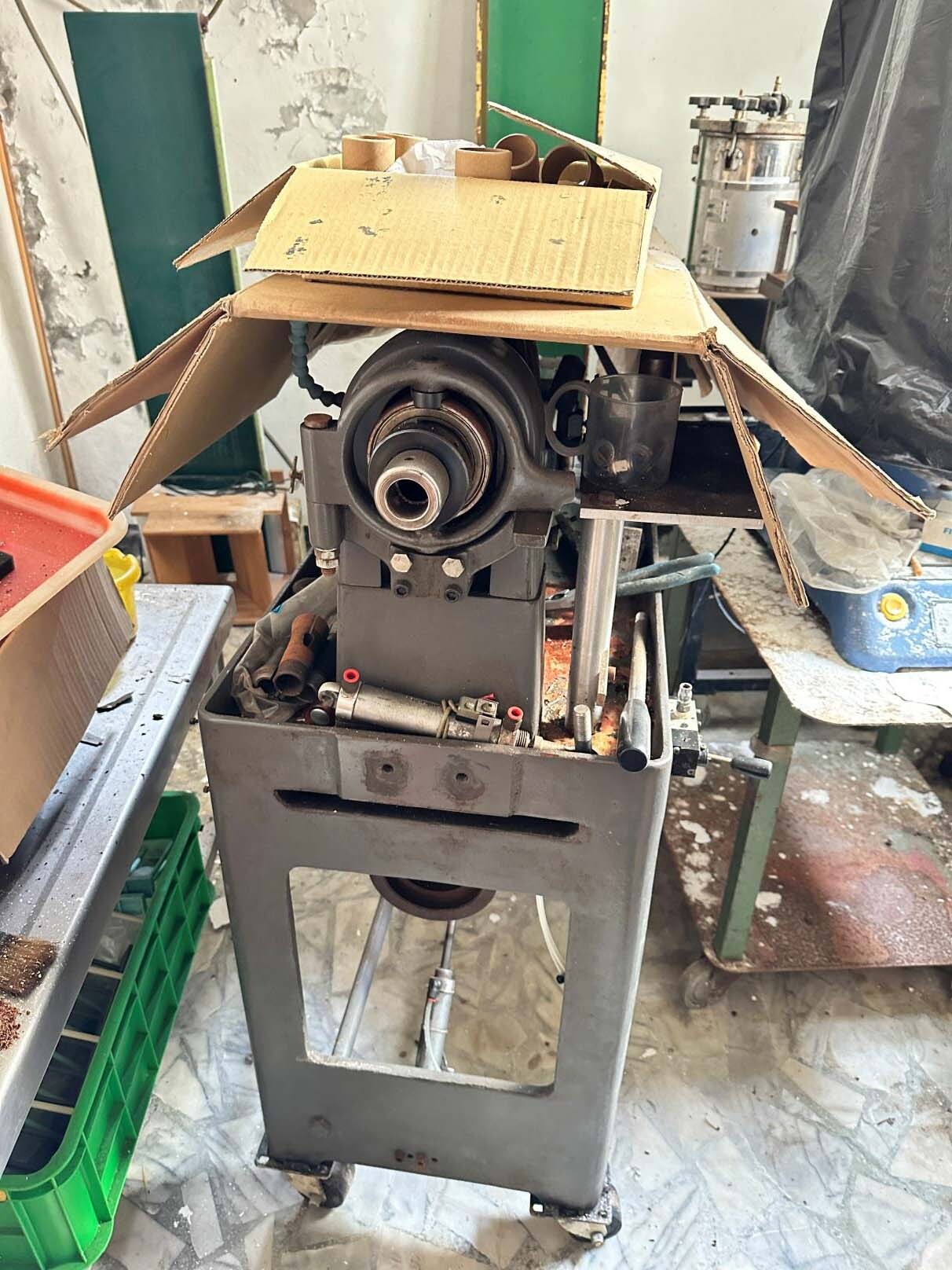 사진 사용됨 VARIOUS Lot of equipment 판매용