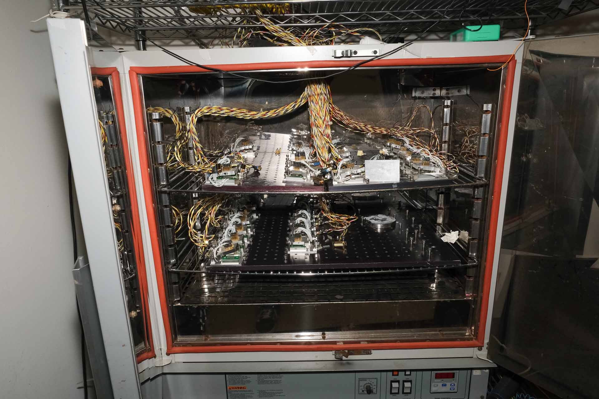 사진 사용됨 VARIOUS Lot of equipment 판매용