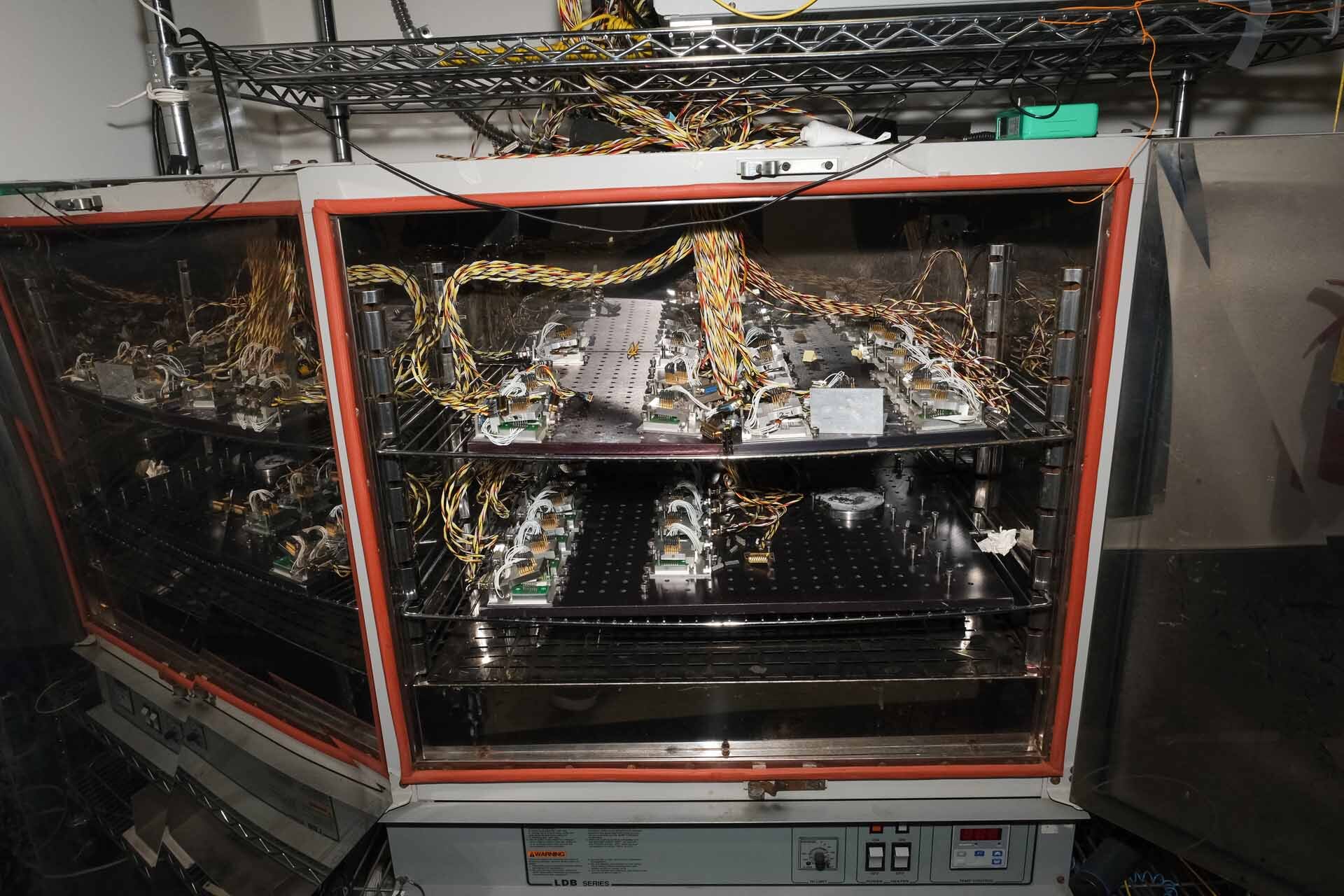 사진 사용됨 VARIOUS Lot of equipment 판매용