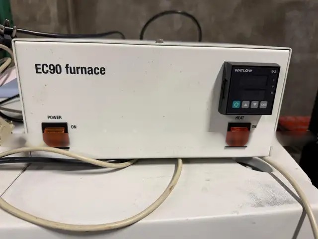 フォト（写真） 使用される VARIOUS Lot of equipment 販売のために