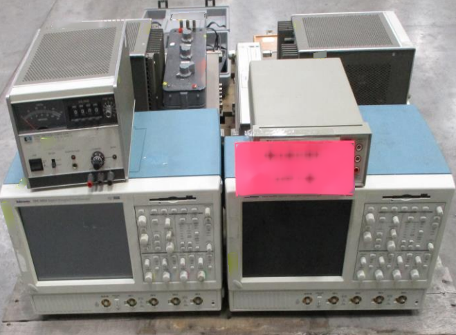 Photo Used VARIOUS Lot of equipment For Sale