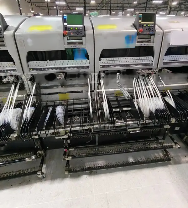 Photo Used VARIOUS Lot of equipment For Sale