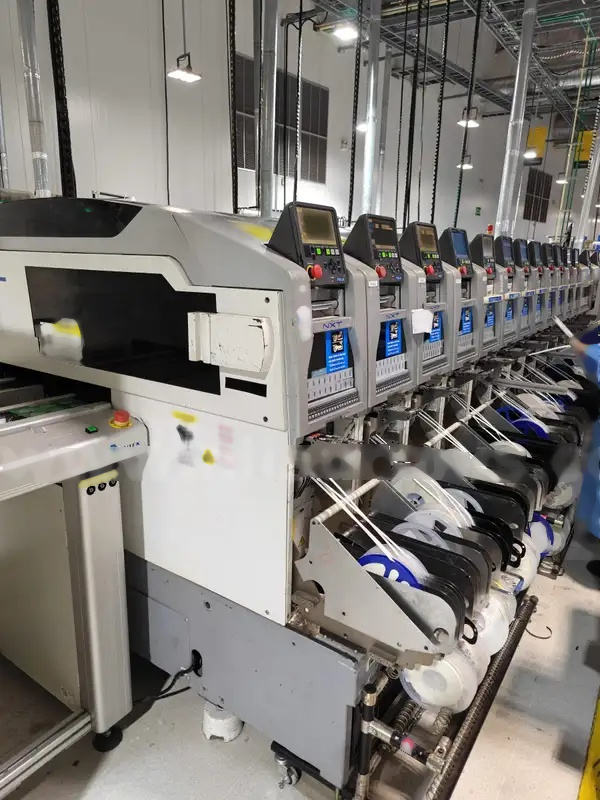Photo Used VARIOUS Lot of equipment For Sale