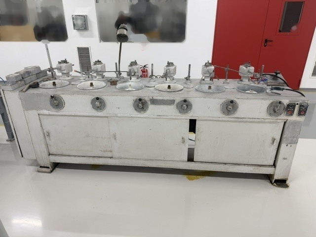 Photo Used VARIOUS Lot of equipment For Sale