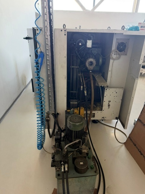 Photo Used VARIOUS Lot of equipment For Sale