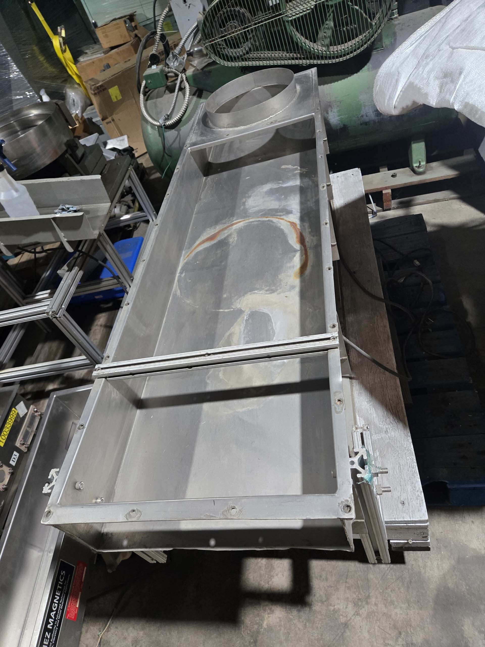 Foto Verwendet VARIOUS Lot of lab equipment and accessories Zum Verkauf