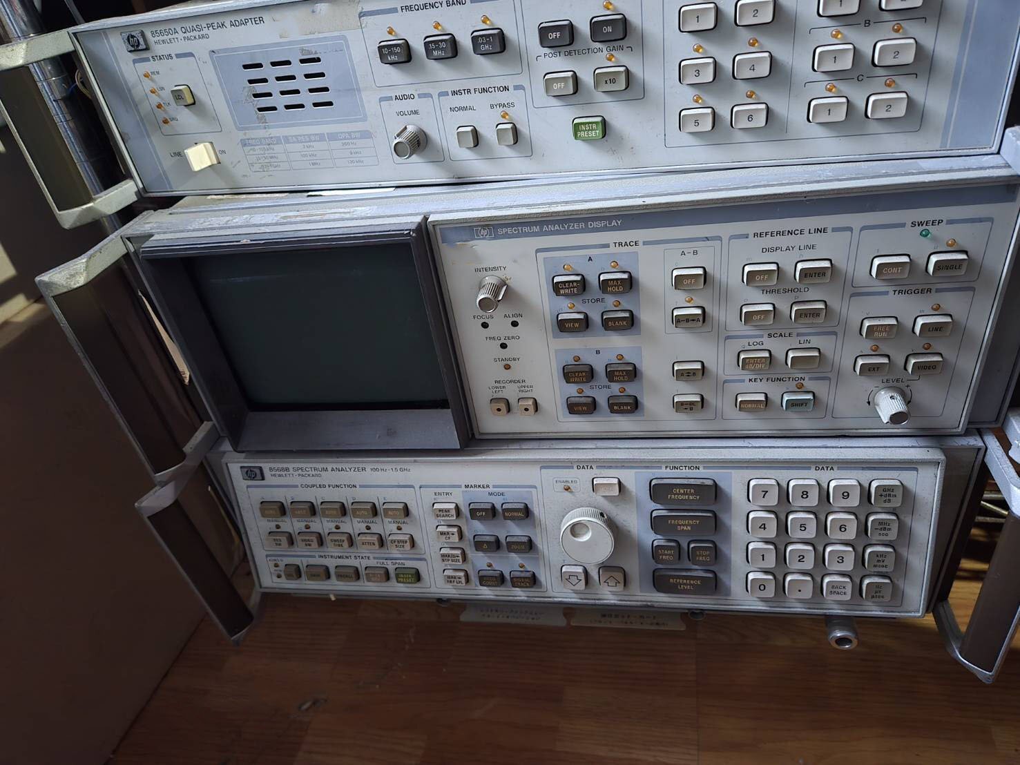 Photo Used VARIOUS Lot of electronic test equipment For Sale