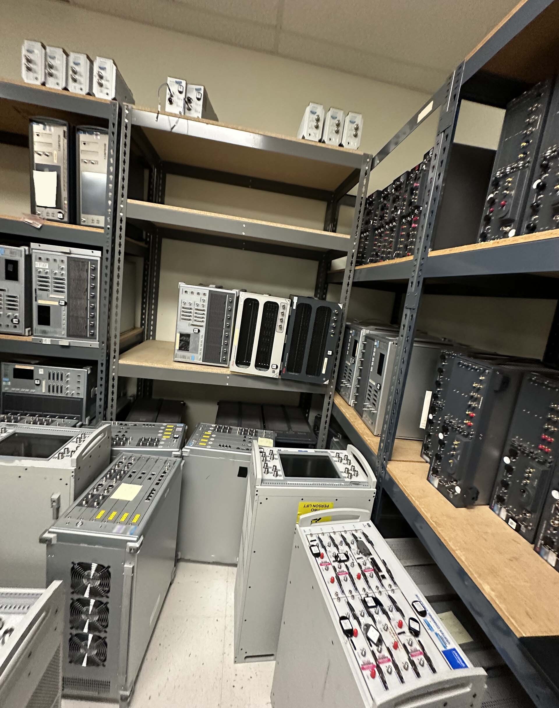 圖為 已使用的 VARIOUS Lot of equipment 待售