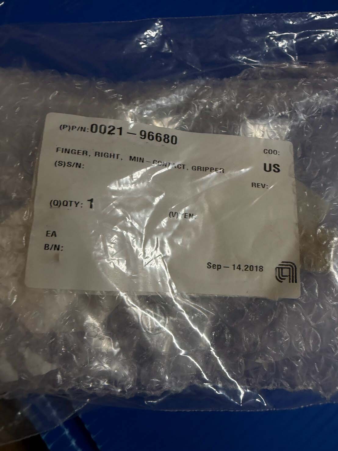 Photo Used VARIOUS Lot of spare parts For Sale