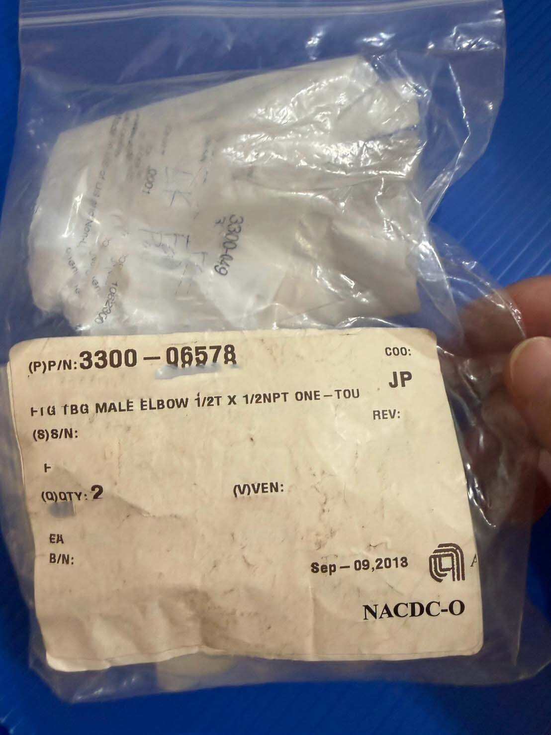 Photo Used VARIOUS Lot of spare parts For Sale