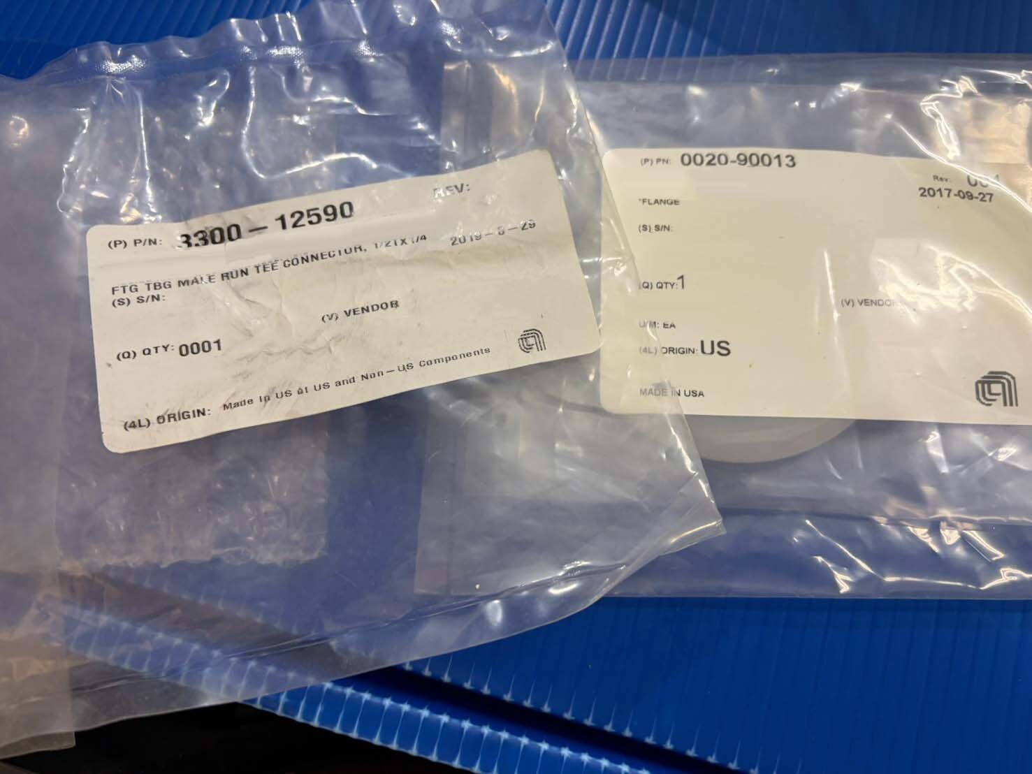Photo Used VARIOUS Lot of spare parts For Sale