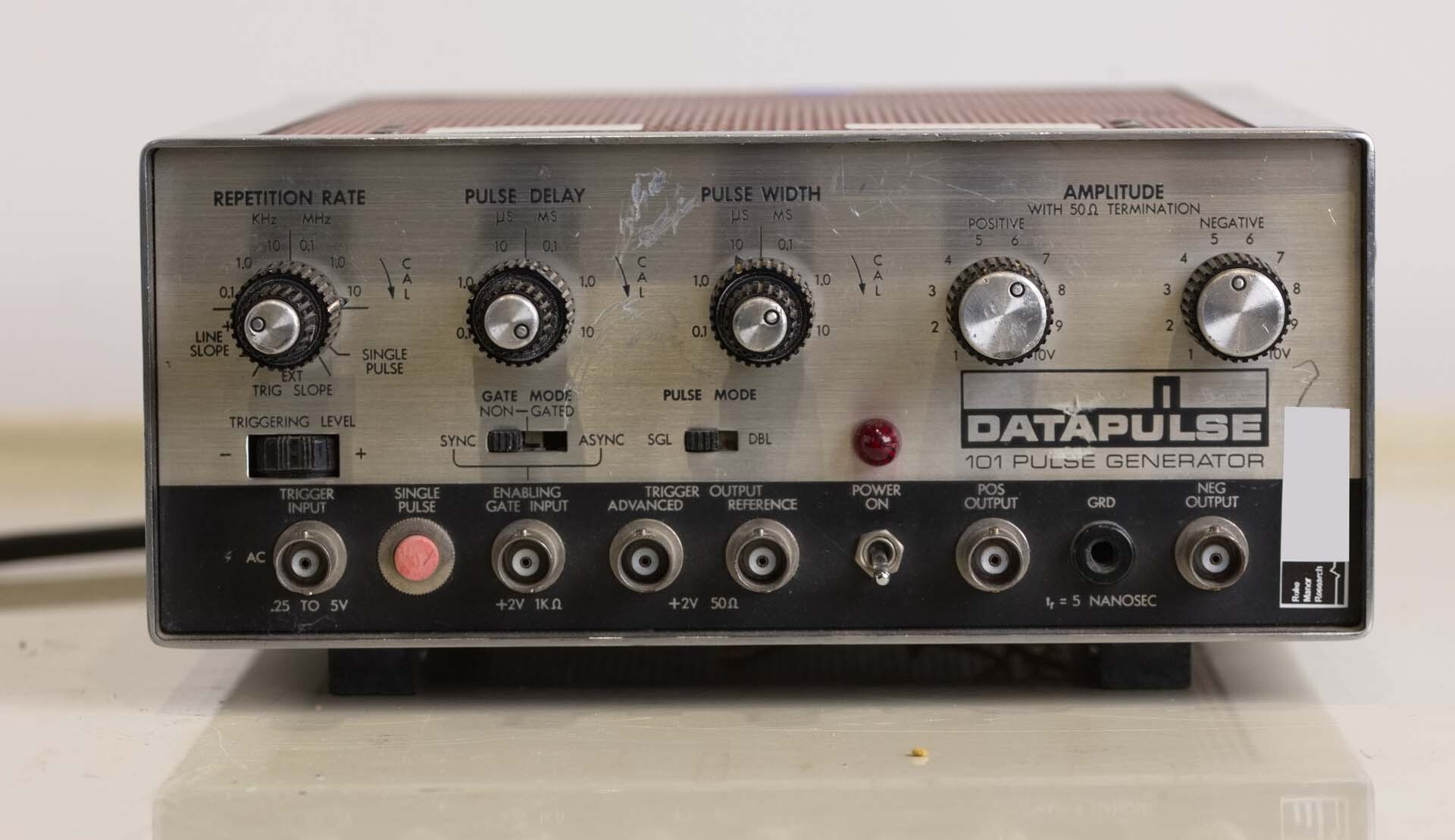 Photo Used VARIOUS Lot of equipment For Sale