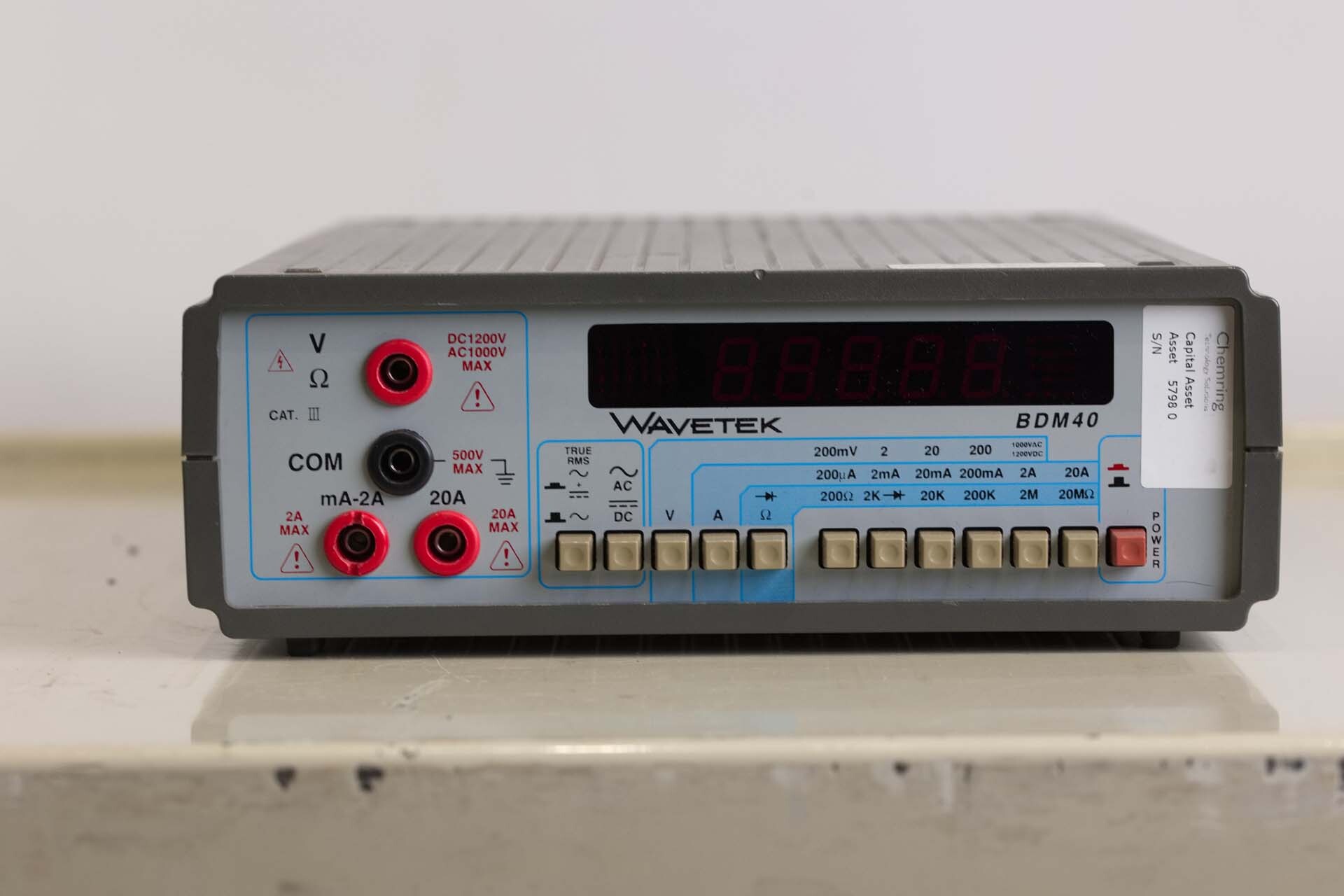Photo Used VARIOUS Lot of equipment For Sale