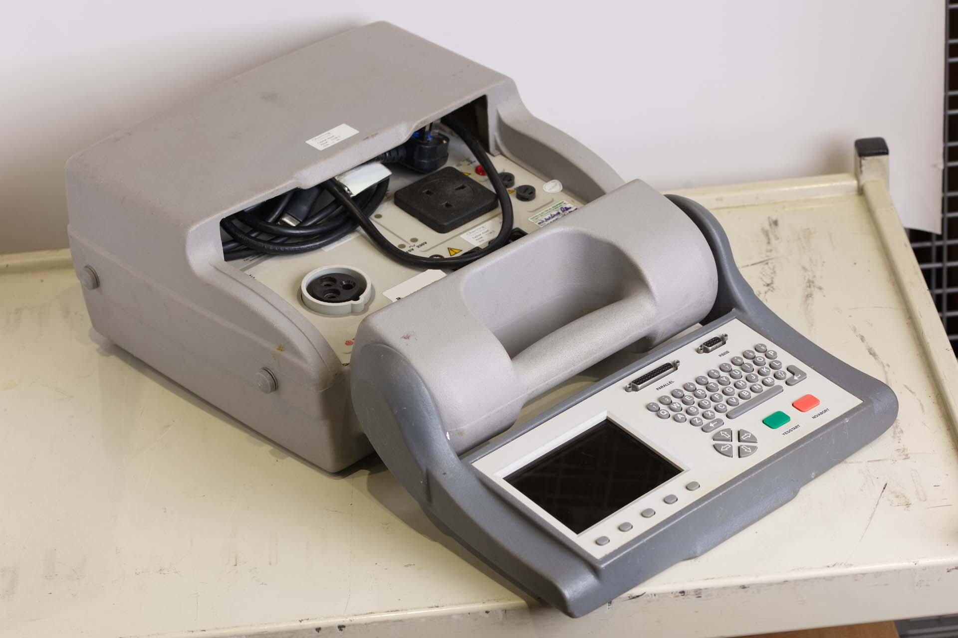 Photo Used VARIOUS Lot of equipment For Sale