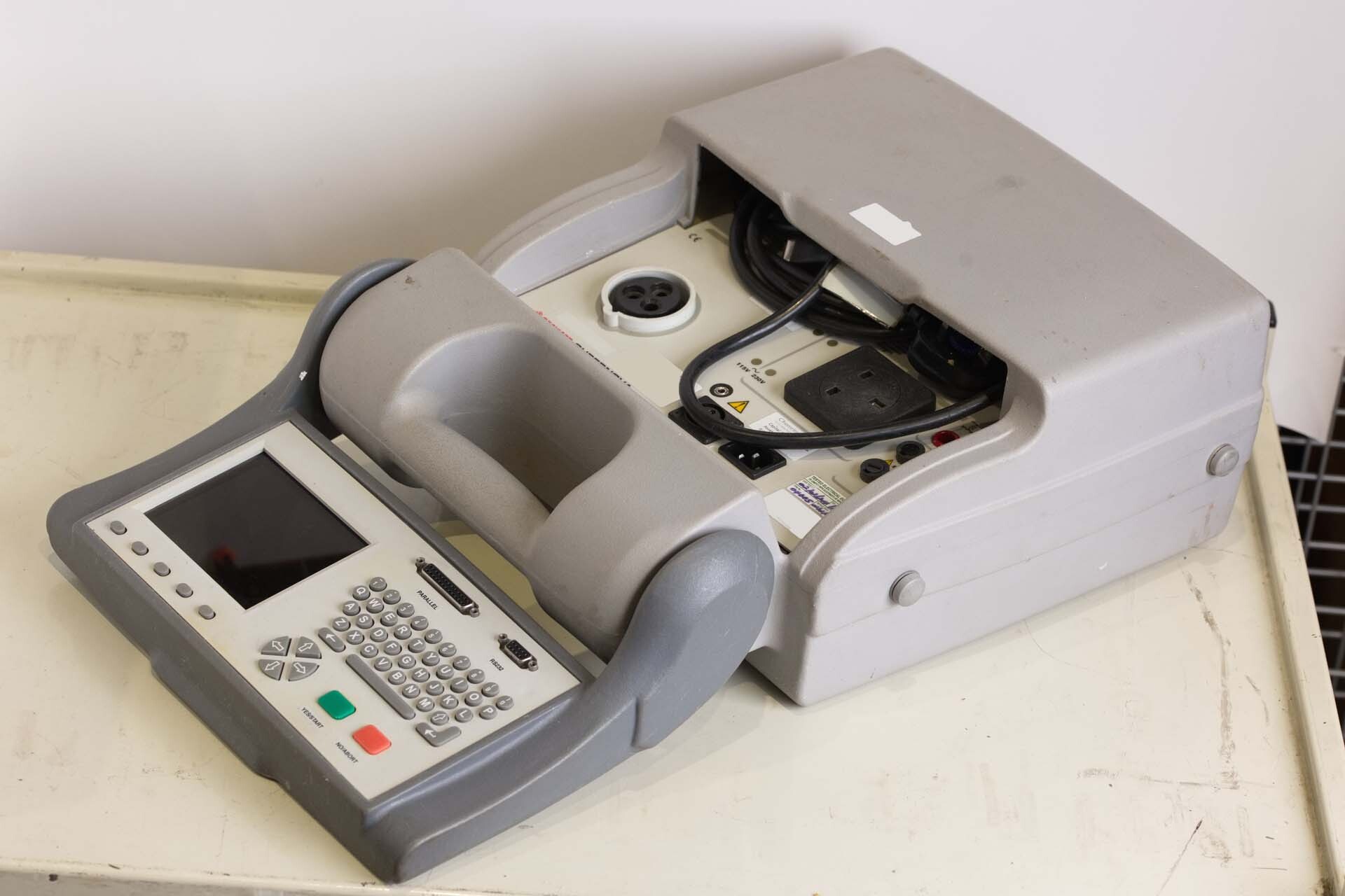 Photo Used VARIOUS Lot of equipment For Sale