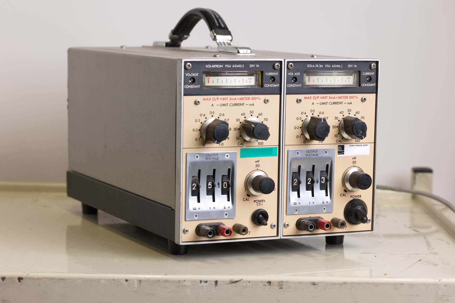 Photo Used VARIOUS Lot of equipment For Sale