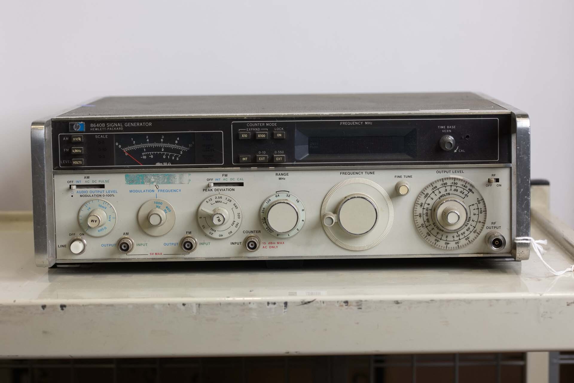 Photo Used VARIOUS Lot of equipment For Sale