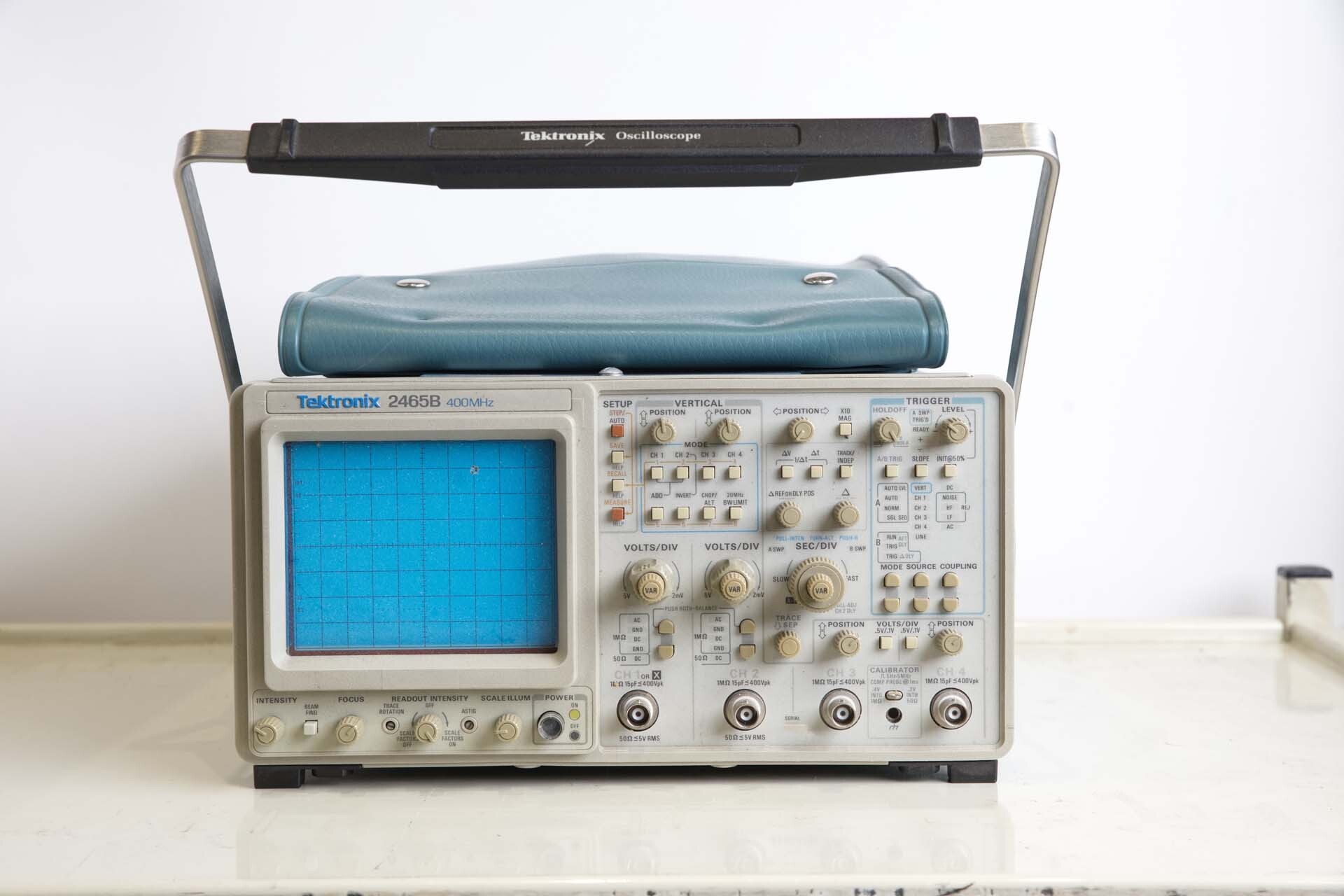 Photo Used VARIOUS Lot of equipment For Sale
