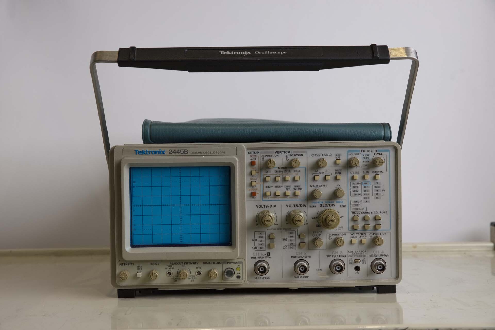 Photo Used VARIOUS Lot of equipment For Sale
