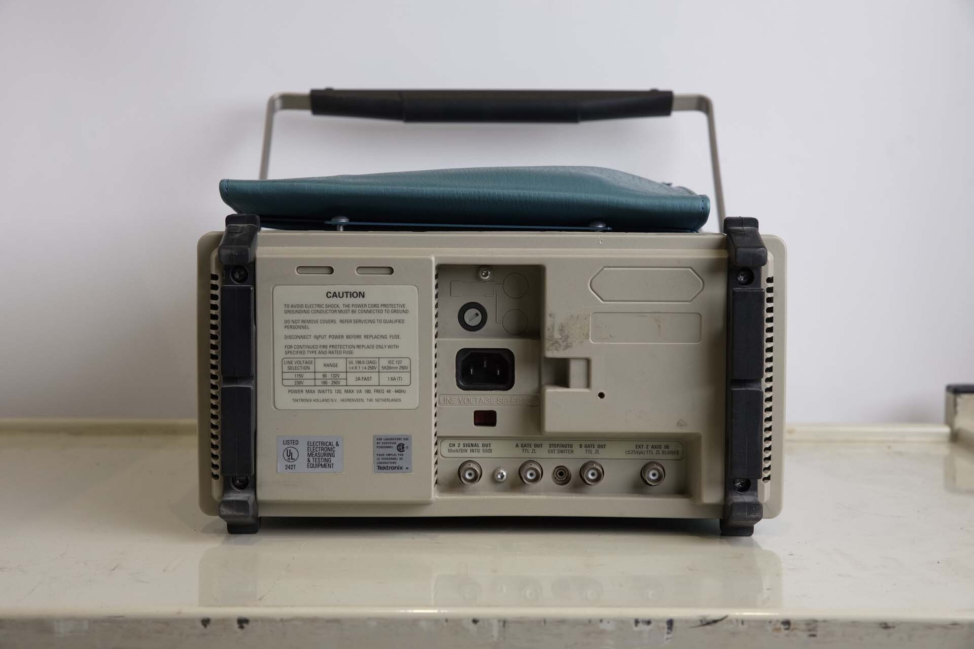 Photo Used VARIOUS Lot of equipment For Sale