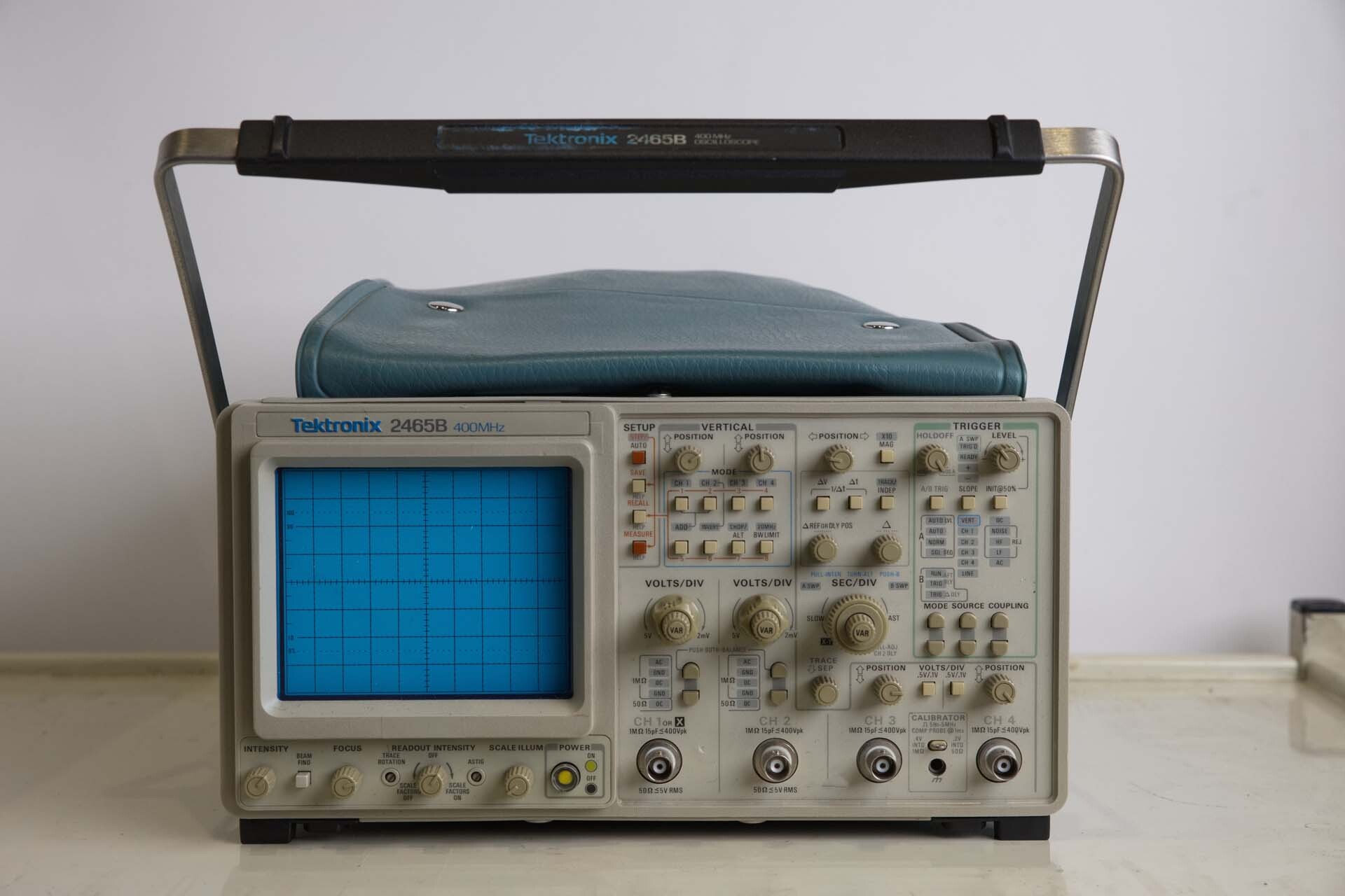 Photo Used VARIOUS Lot of equipment For Sale