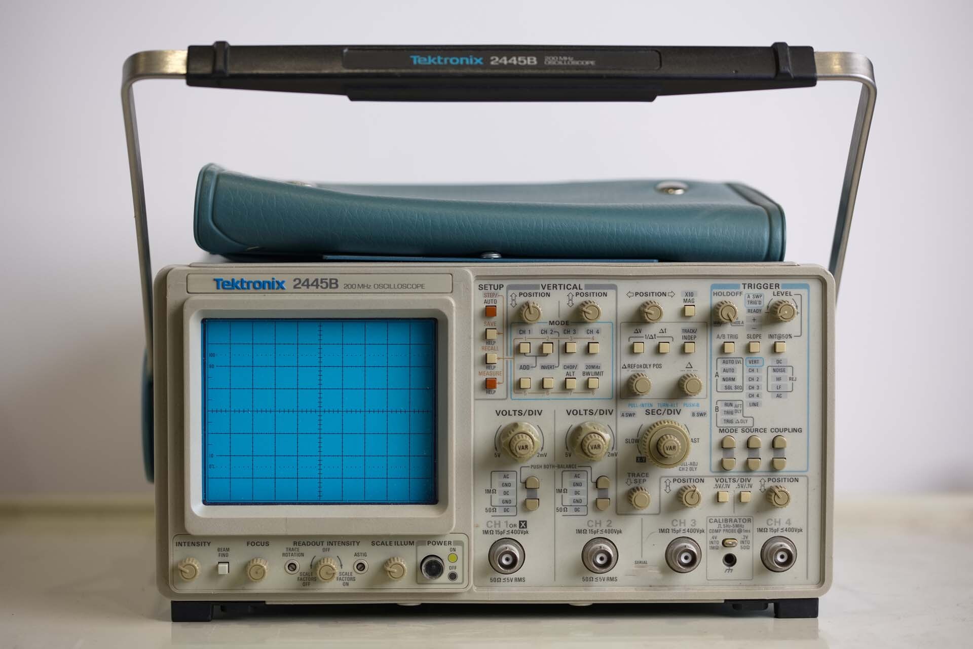Photo Used VARIOUS Lot of equipment For Sale