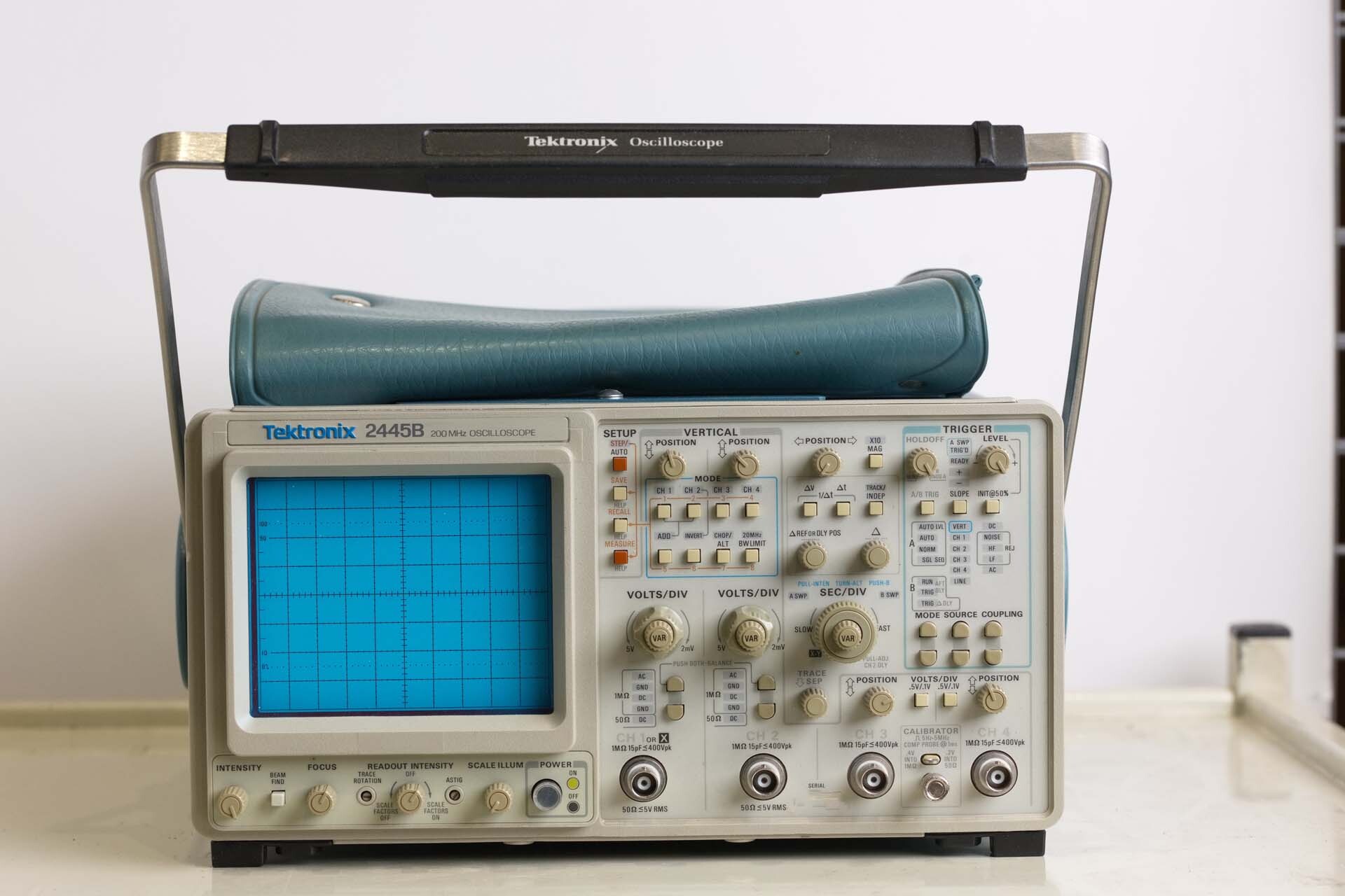 Photo Used VARIOUS Lot of equipment For Sale