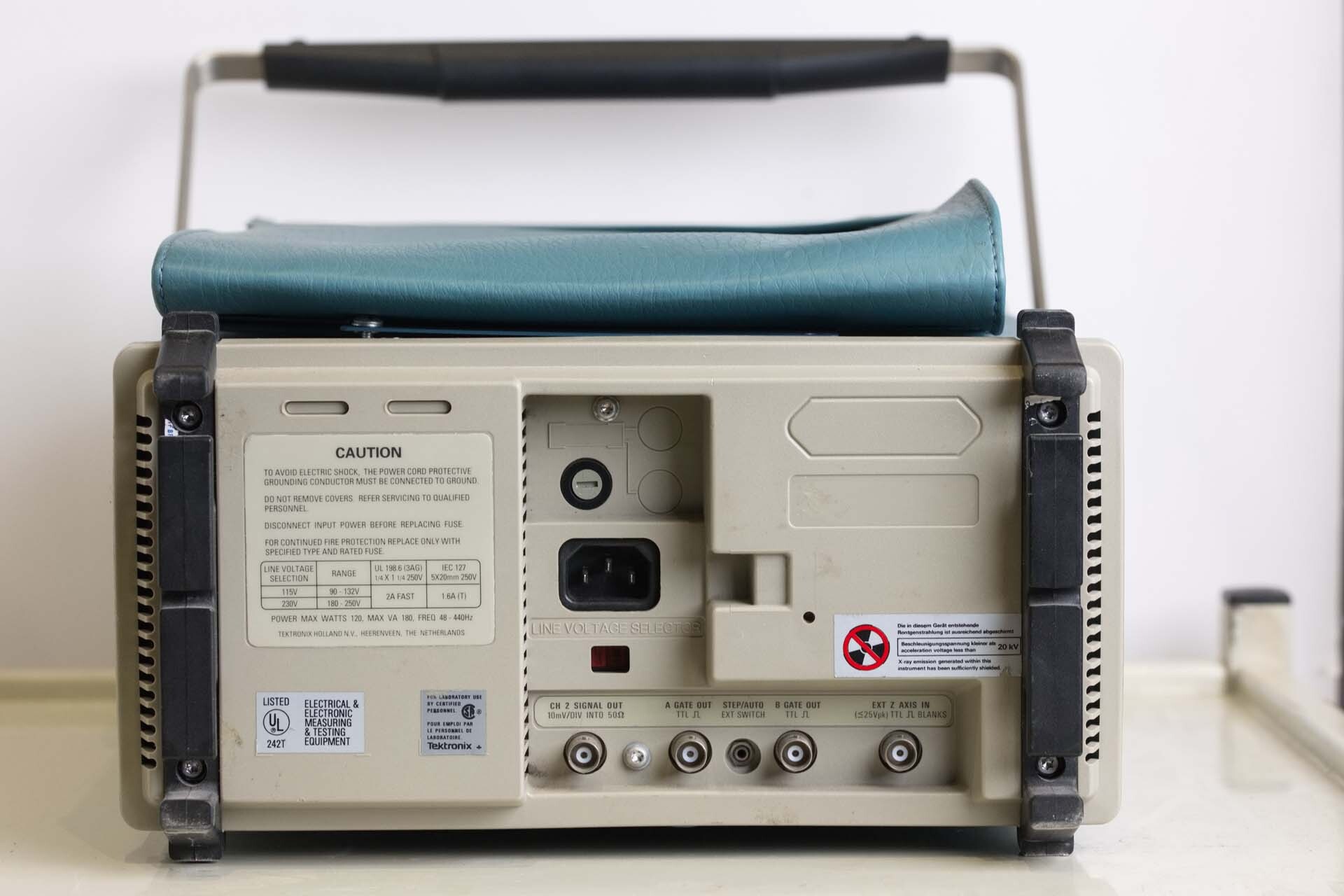 Photo Used VARIOUS Lot of equipment For Sale