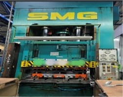 사진 사용됨 VARIOUS Lot of equipments 판매용