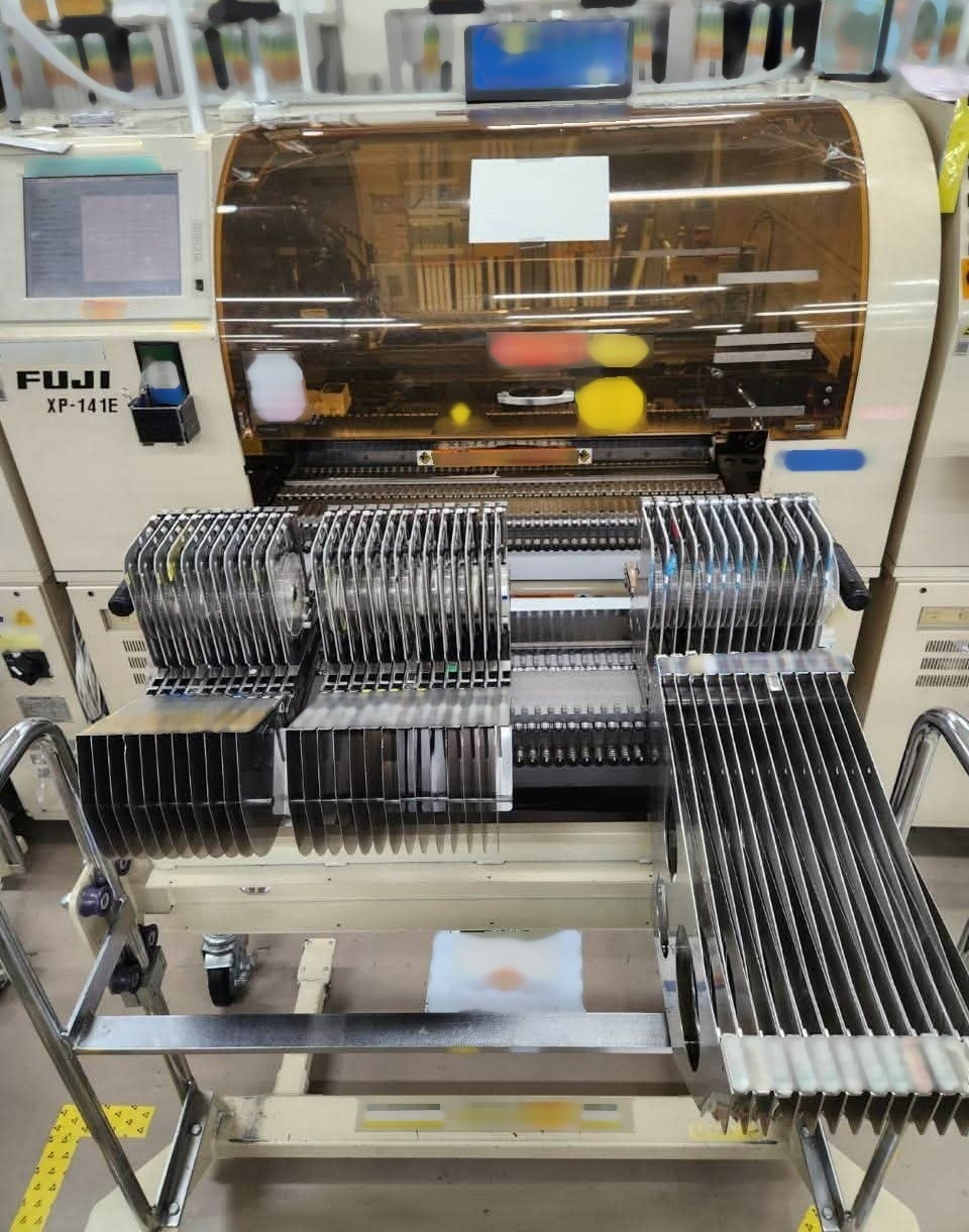 Photo Used VARIOUS Lot of equipments For Sale