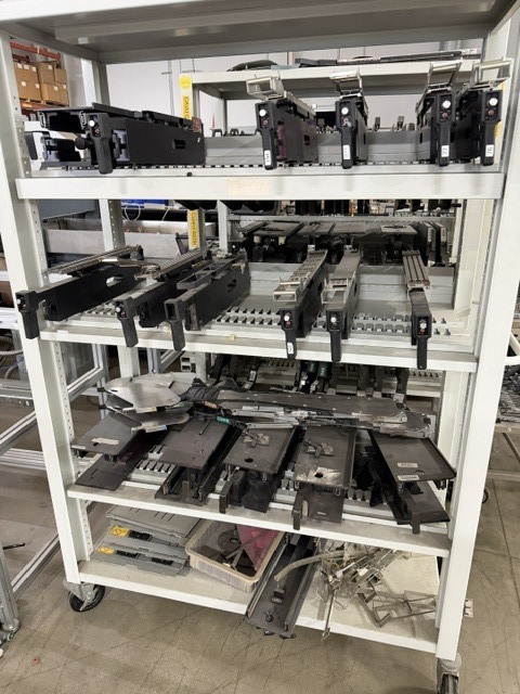 Photo Utilisé VARIOUS Lot of equipments À vendre