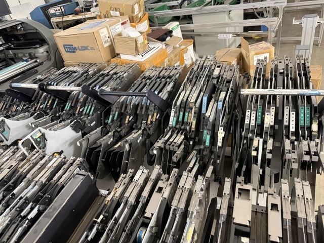Photo Utilisé VARIOUS Lot of equipments À vendre