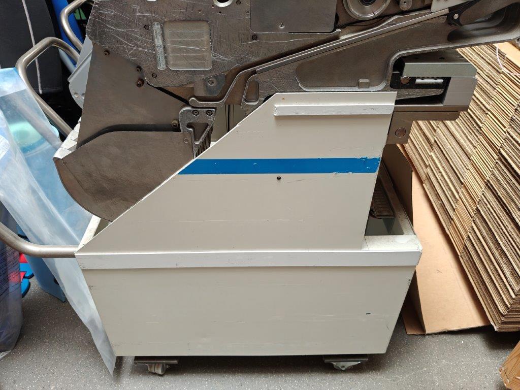 图为 已使用的 EUROPLACER Lot of feeders and trolleys 待售