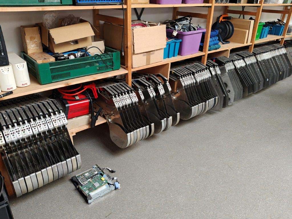 图为 已使用的 EUROPLACER Lot of feeders and trolleys 待售
