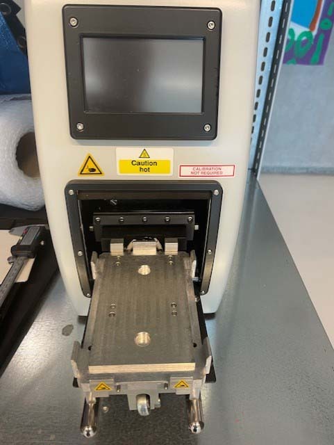 Foto Verwendet VARIOUS Lot of lab equipment and accessories Zum Verkauf