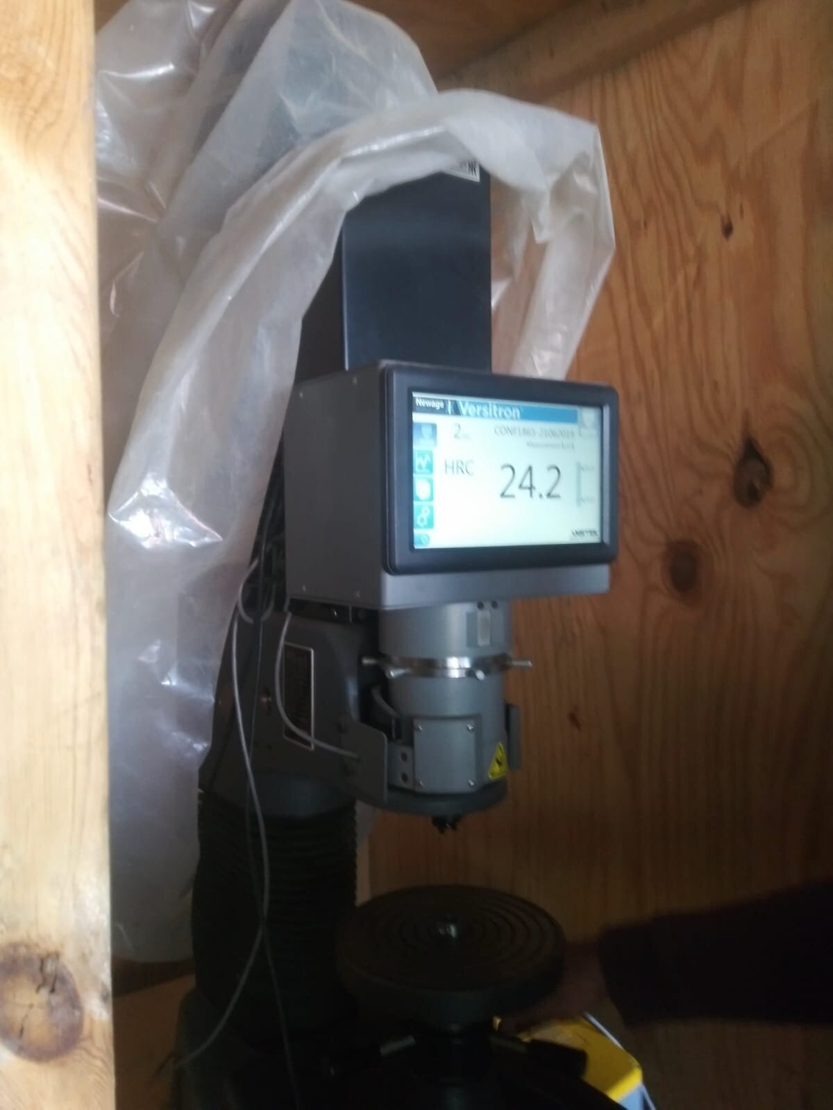 Foto Verwendet VARIOUS Lot of lab equipment and accessories Zum Verkauf